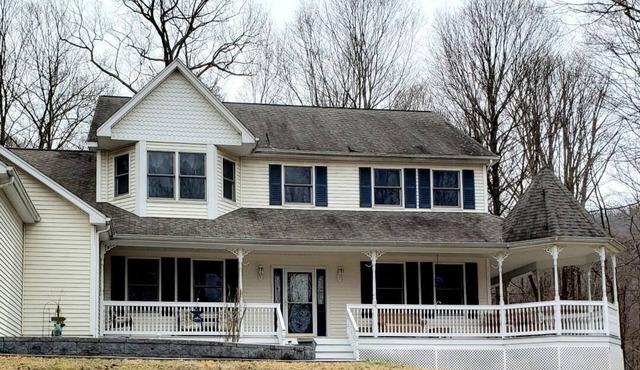 Spacious Colonial on 2 plus Acres in Cornwall