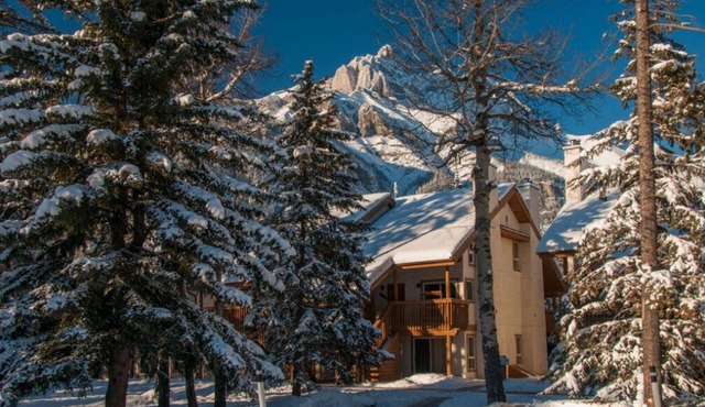 Spacious + Deluxe Rockies Condo | Great Location!