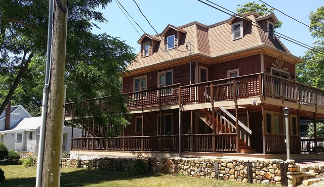 Spacious Second FL 4-Bedroom Rental – Private Entrance & Newly Renovated Deck! in Oak Bluffs