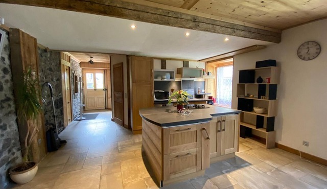 Spacious self-catering cottage Sixt Fer à ch. prox Samoens Grand massif 6/8 p in Sixt-Fer-à-Cheval