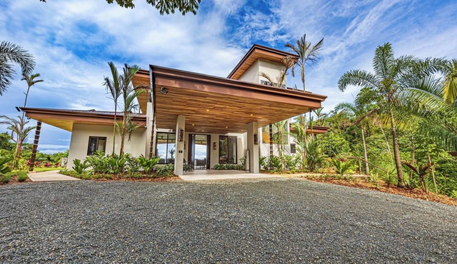 Splendid Newly Built Luxury and Private Villa in Savegre