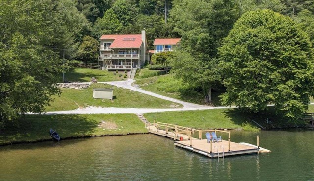 Split Rail - Amazing Lake Glenville Views! in Cullowhee