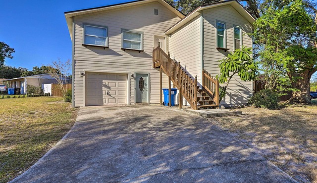St Petersburg Hideaway w/Fire Pit & Grill!