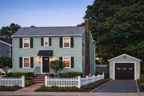 Stay at Beverly Shops in Beverly