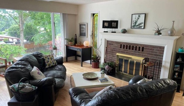 Steph Winstanley Private room minutes from Crofton shores in Duncan
