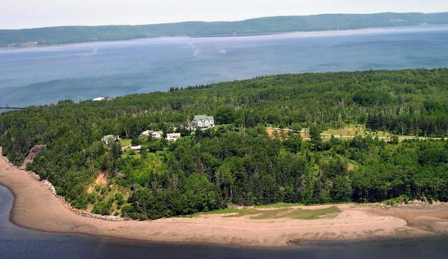 Still Point Lodge in Deep Brook
