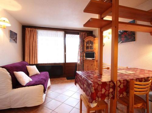 Studio 4 pers, centre village d'Arâches, balcon ouest, proche pistes et commodités - FR-1-572-137 in Arâches-la-Frasse