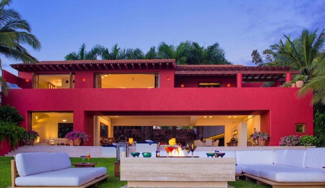 Stunning 7 Bd Beachfront Villa, Fully Staffed w Golf, Spa, Beach Clubs in Punta Mita