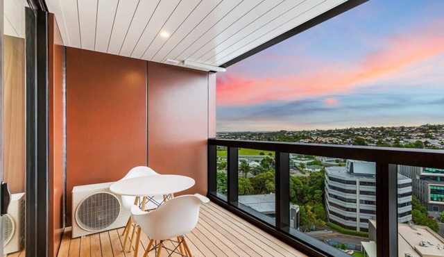 Stunning Ellerslie Apartment + Private Balcony!
