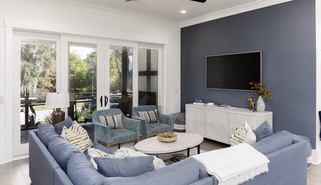 Stylish townhome with Views of Lake Bales in Bluffton