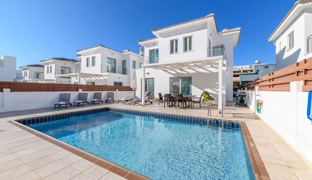 Sunrise Bay Villa #3 - Charming Protaras Centre Getaway