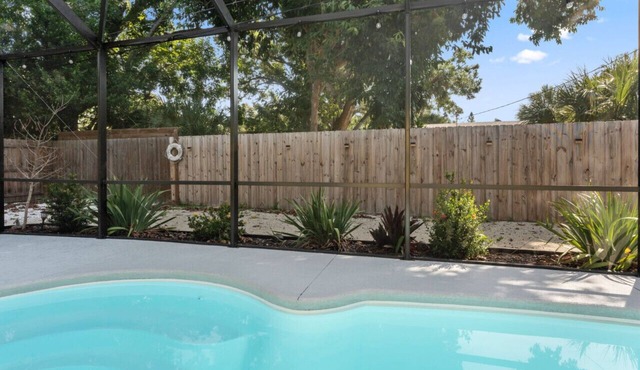 Sunset Serenity 2/1 pool home