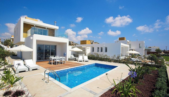 Superb beach villa - 2 bedrooms (202) Modern HEATED Pool, Villas for GROUPS (1)