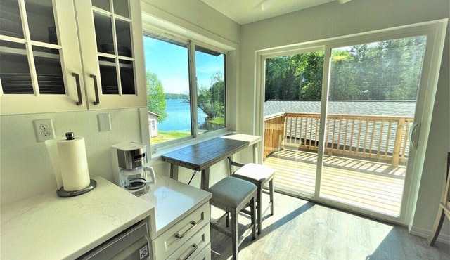 The Eagles Nest, Lakeside Fresh Renovation!