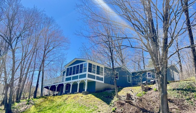 The Riverside Treehouse in Arlington