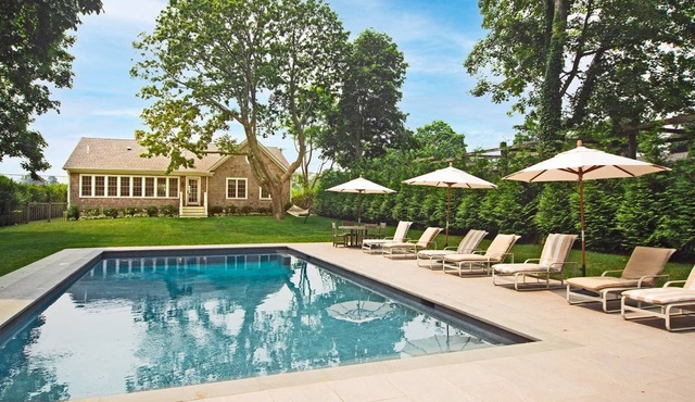 The Sandbox! Completely renovated in-town 3br, 2+ bath with pool & poolhouse. in Bridgehampton