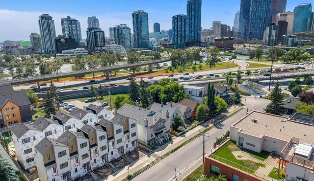 The Weekender Cozy Bridgeland Retreat Sleeps 2 in Calgary