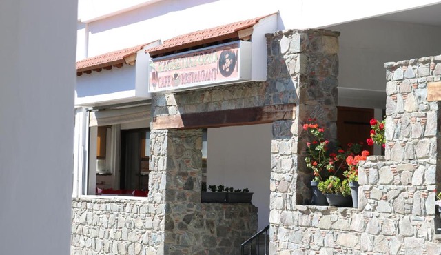 Tsangaris House in Action