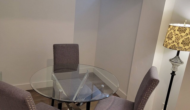 Two Bedrooms Modern Cozy Suite in Ardrossan