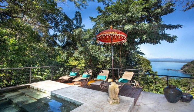Ultra Luxury Balinese Style. Close to the Beaches. Private Pool.