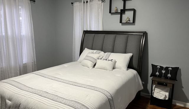 Upscaled Quiet Neighborhood- Modern 3 BDRM in Springfield