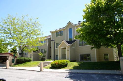 Vantage Point Villas at Stratton Mountain Resort in Stratton Mountain