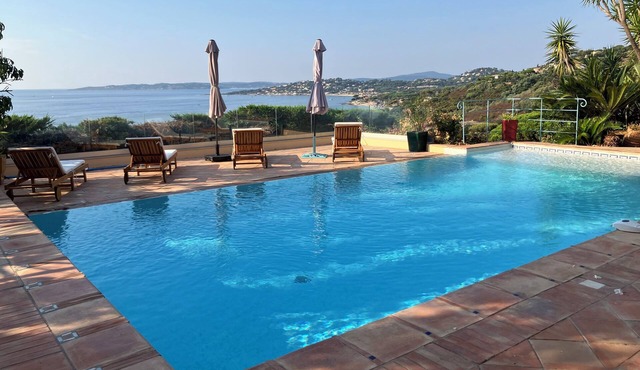 Villa 10 people, pool, sea view, beach on foot in Sainte-Maxime