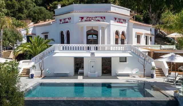 VILLA AMICITIA, LE RAYOL, FABULOUS SEA VIEW, SHOPS AND BEACH ON FOOT