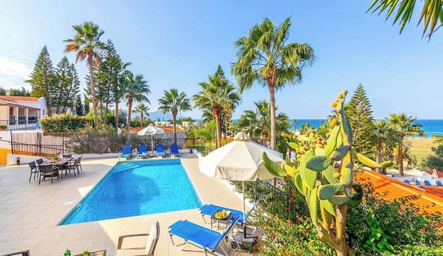 Villa Antigoni - Three Bedroom Villa, Sleeps 6