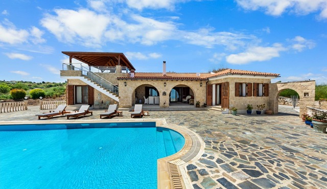 Villa Chara - a villa that sleeps 8 guests in 4 bedrooms