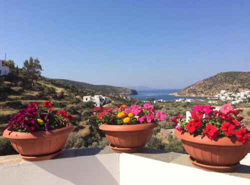 Villa Costa Studios in Vathi
