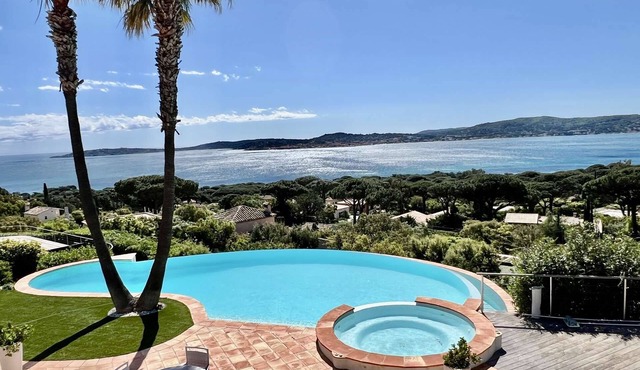 VILLA FOR 12 PEOPLE WITH SWIMMING POOL, JACUZZI AND SPLENDID SEA VIEW