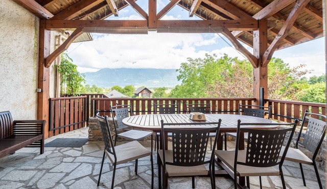 Villa "Gîte Le Chamoyard" with Mountain View, Private Terrace & Wi-Fi in Chamoux sur Gelon
