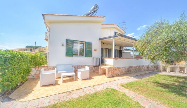 Villa Giunone - Holiday Houses Mare Nostrum - In front of the beach and Pool in Campofelice di Roccella
