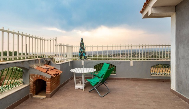 Villa 'Joseph' with Sea View, Wi-Fi and Air Conditioning