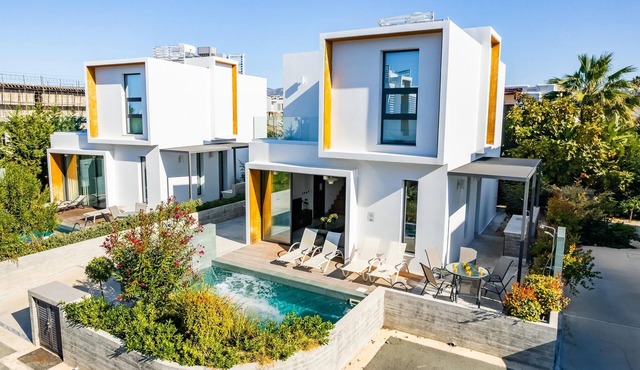 Villa Laurus 2 By Ezoria Villas