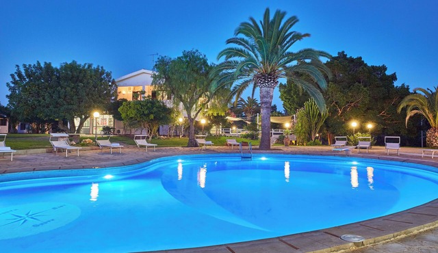 Villa Maganuco Park - Pool, Sea and Garden 300 meters from the beach