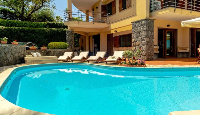 Villa Magdalena - Exclusive Stay in Aci Sant'Antonio