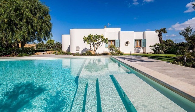 Villa Marettimo - Seven Bedroom Villa, Sleeps 14