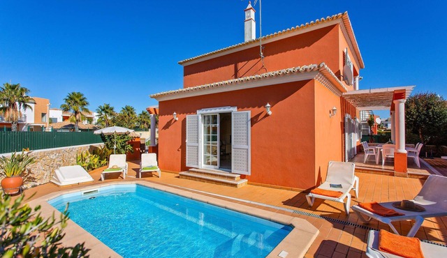 Villa Pera by Villa Plus in Pêra