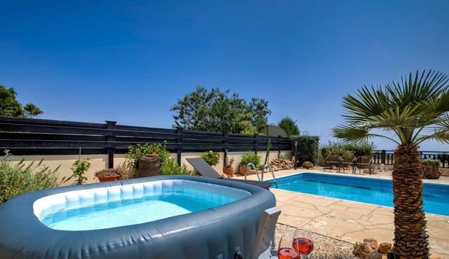 Villa Peyia - seaview pool