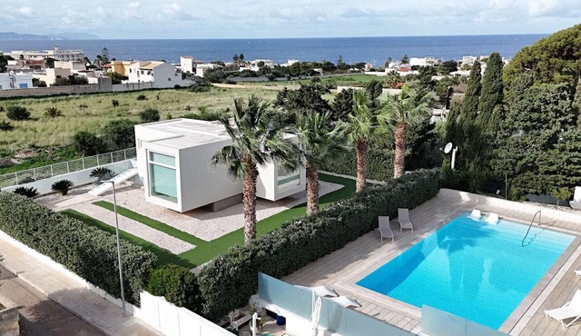 Villa Pizzolungo – Modern villa just 200 mt from the sea in Sicily