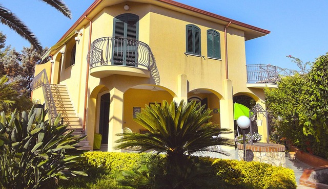 Villa Rosanna, independent, 200 square meters a few steps from the sea - 3 km from Marzamemi
