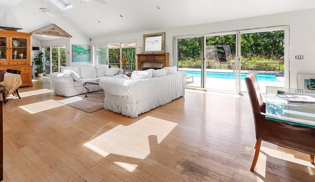 Villa Sofia: Luxurious Retreat in East Hampton North nnn in East Hampton