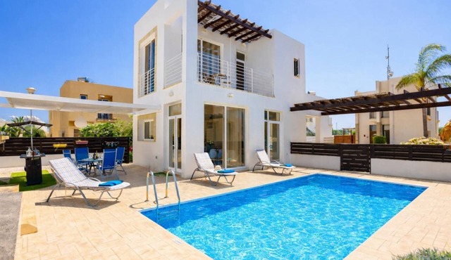 Villa Vitamin Blue - Two Bedroom Villa, Sleeps 4