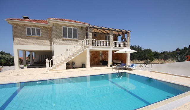 Villa Vivienne stunning sea views