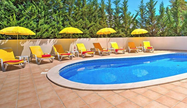 Villa w/Heatable Pool & BBQ in Albufeira