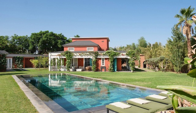 Villa YASIRA with private pool ideal for family (4 rms/8 guests)