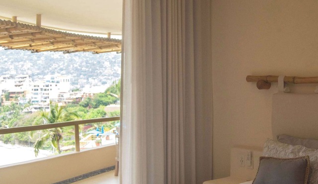 Villas KauKan 102: Ocean's Front Row