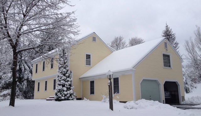 Wachusett Mountain Getaway, Lake Adjacent Home! Near 1761 Old Mill and Trails!